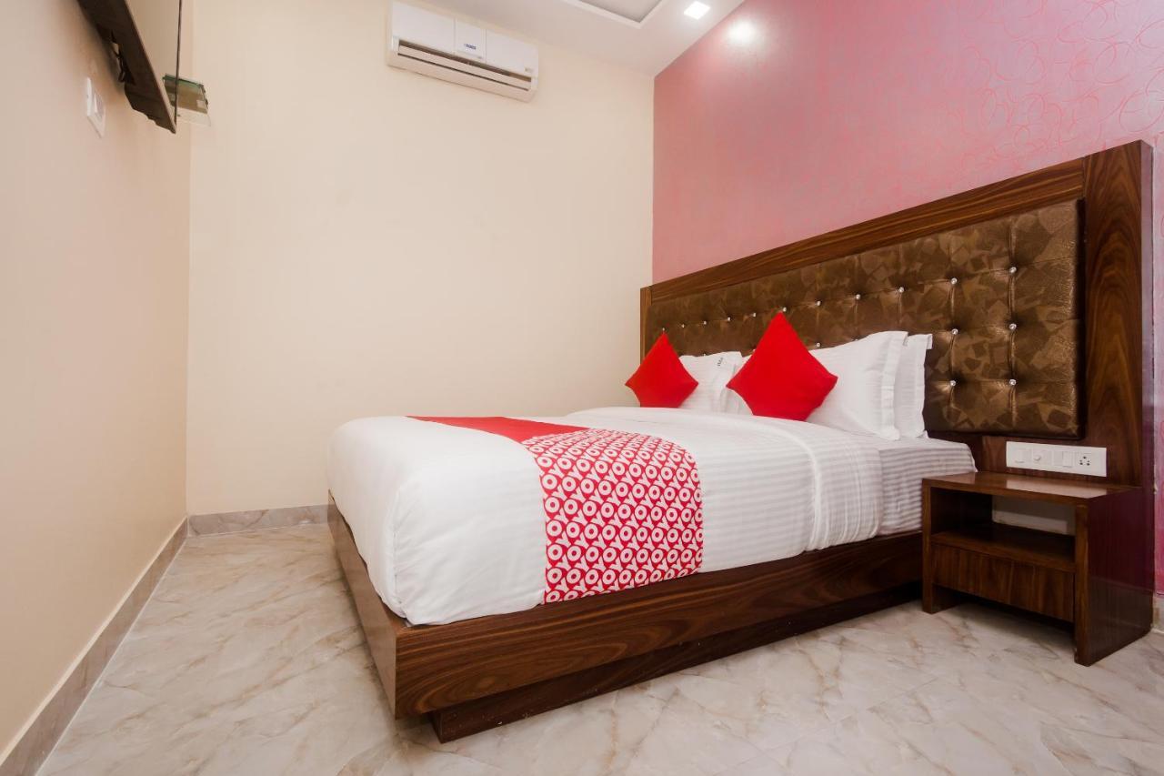 Hotel O Greenforest Near Airport Road Metro Station Mumbai Eksteriør bilde