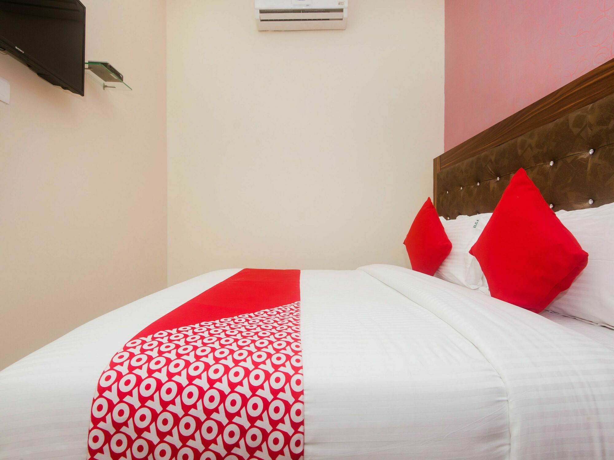 Hotel O Greenforest Near Airport Road Metro Station Mumbai Eksteriør bilde